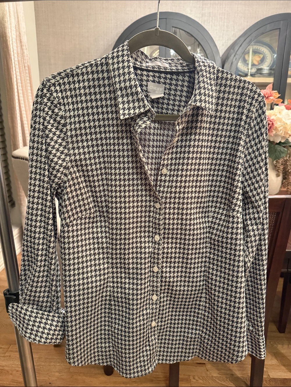Chico's Black & White Houndstooth Button-Down Shirt